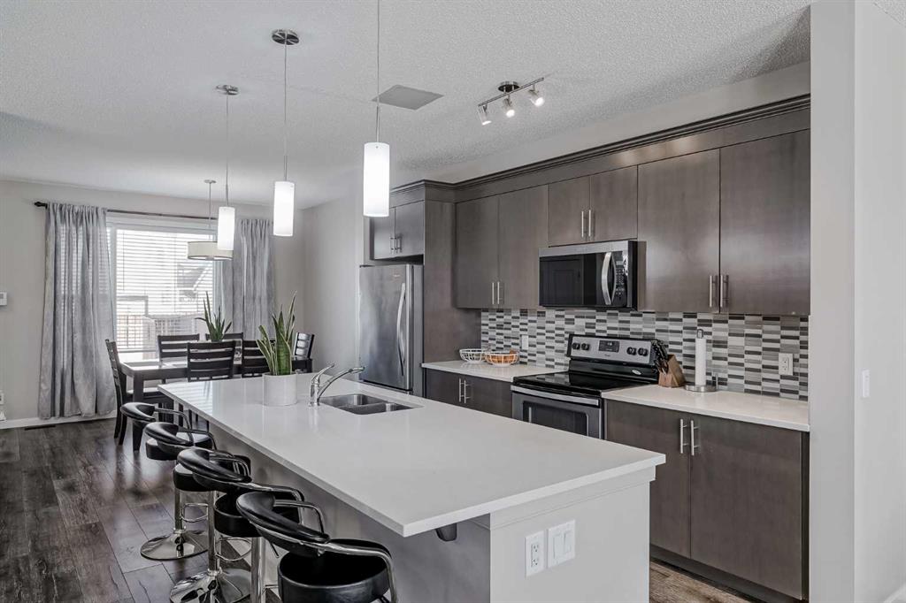 Picture for 8 Cranford Park SE