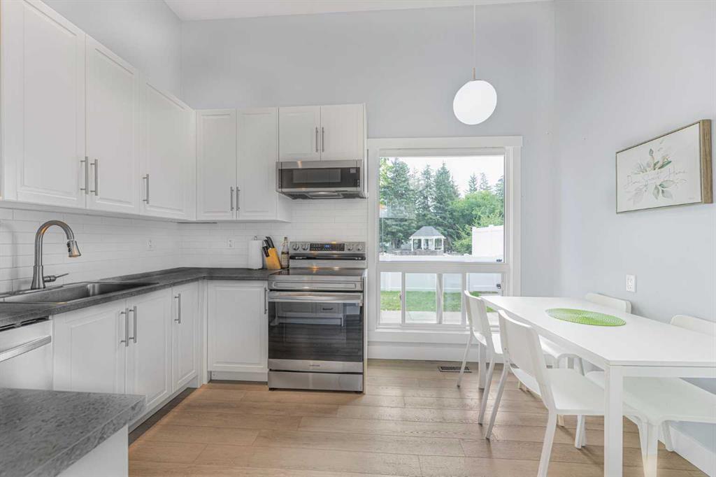 Picture for 352 Brae Glen Road SW