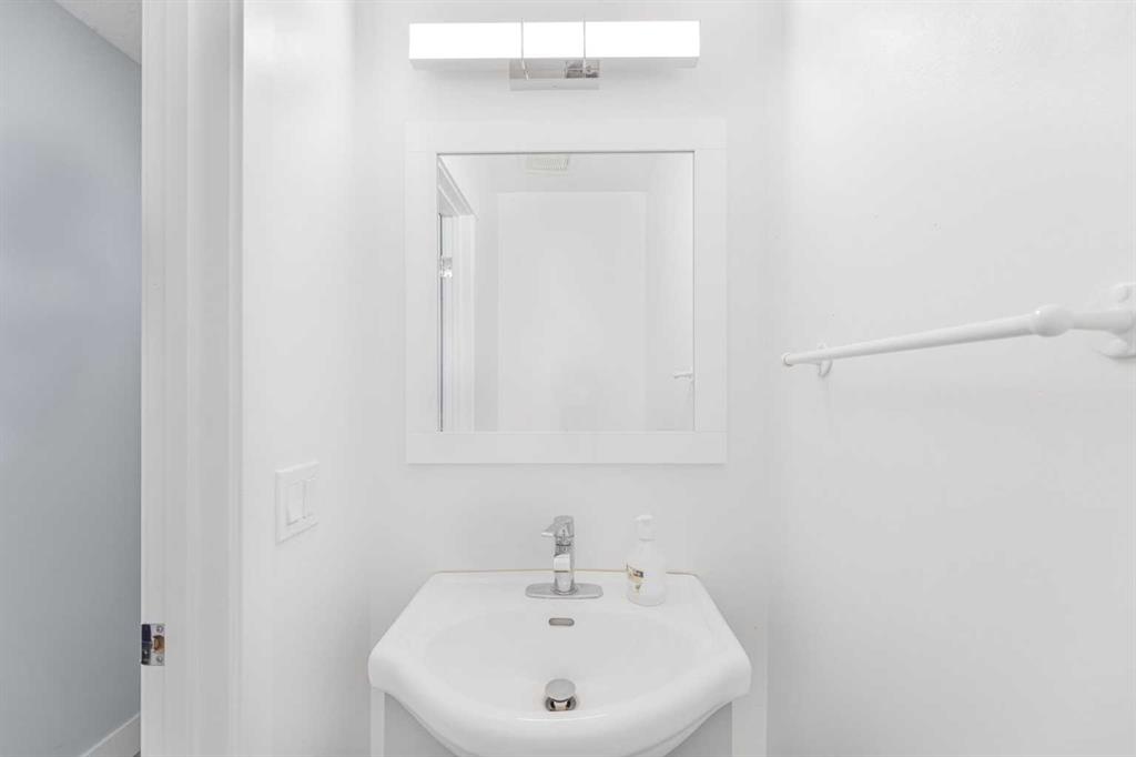 Picture for 352 Brae Glen Road SW