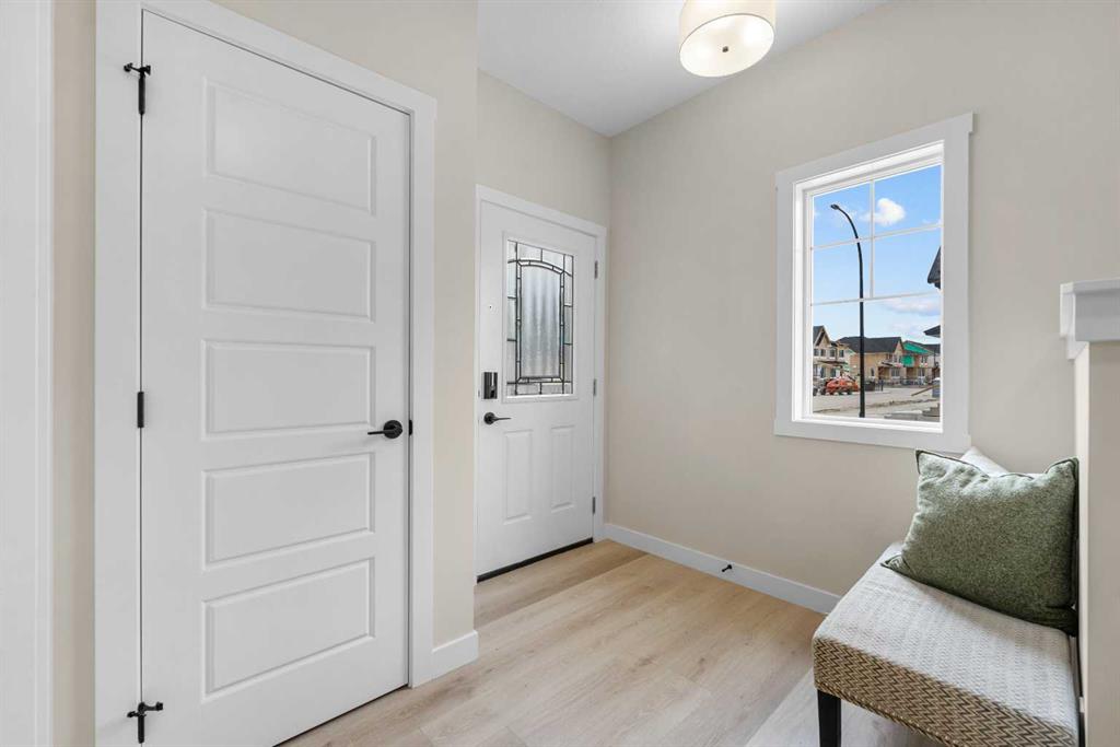 Picture for 68 Buffaloberry Manor SE