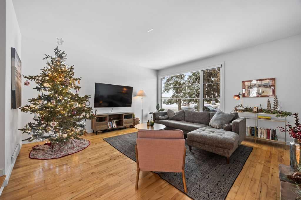 Picture for 2603 33 Street SW