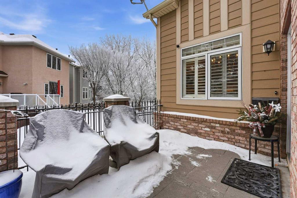 Picture for 39 Varsity Estates Park NW