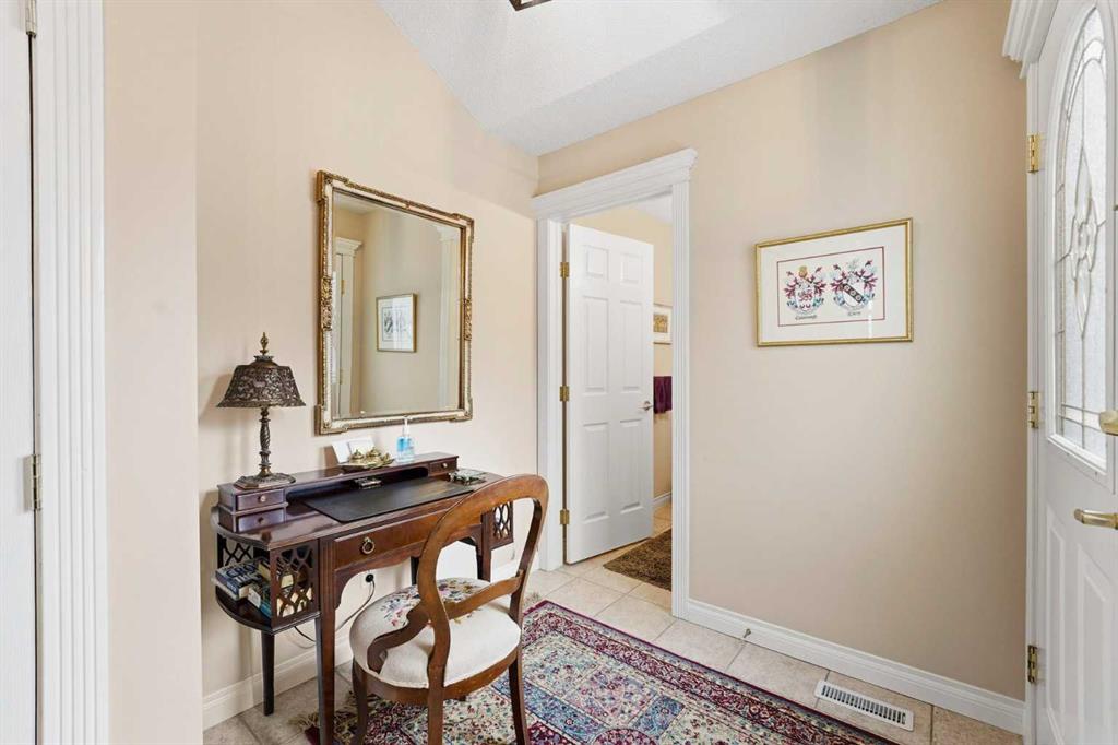 Picture for 39 Varsity Estates Park NW