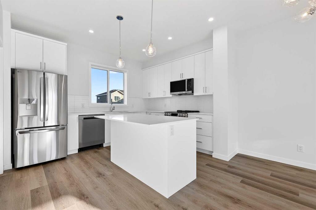 Picture for 609, 132 Red Embers Link NE