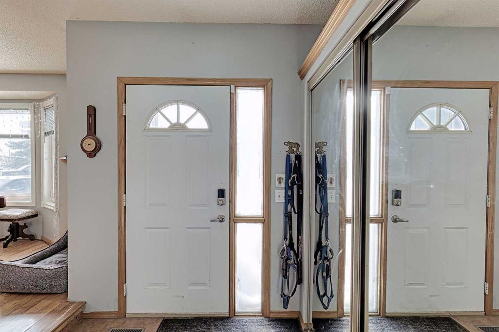 Picture for 70 Elizabeth Way SE