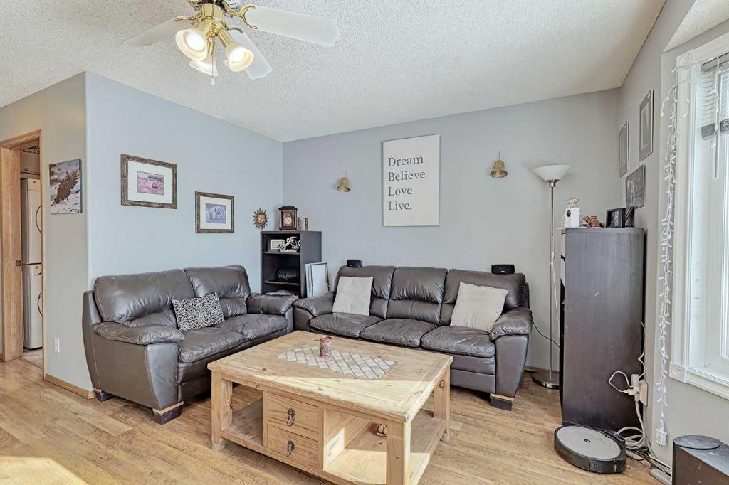 Picture for 70 Elizabeth Way SE