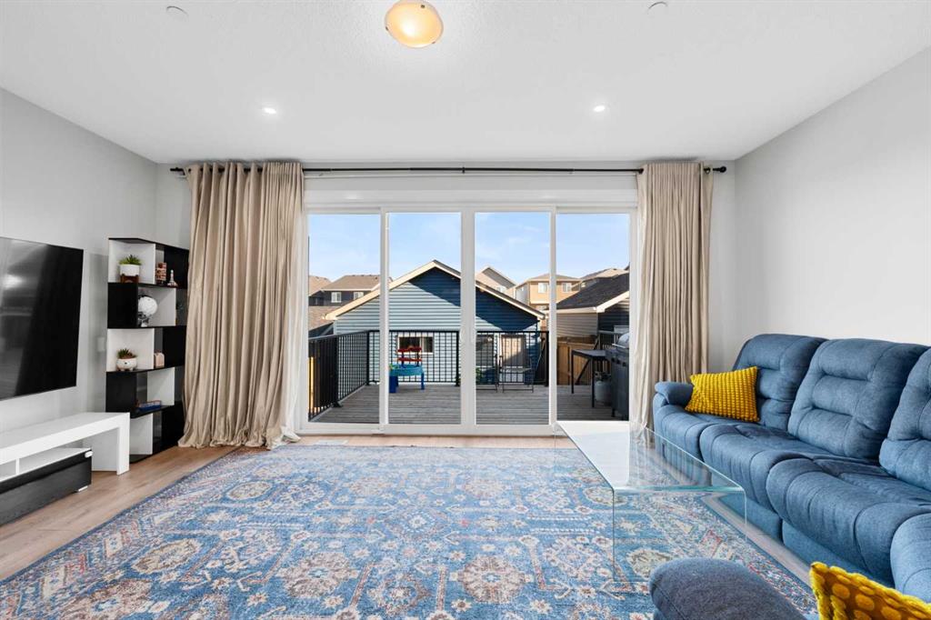 Picture for 571 Livingston Way NE