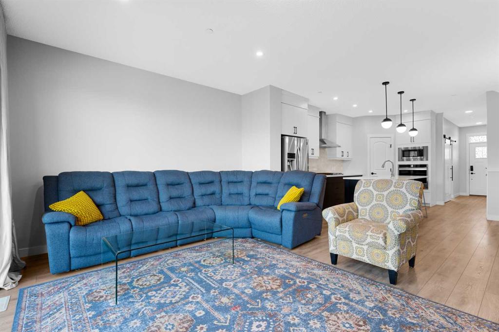 Picture for 571 Livingston Way NE