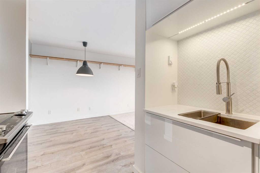 Picture for 206, 1513 26 Avenue SW