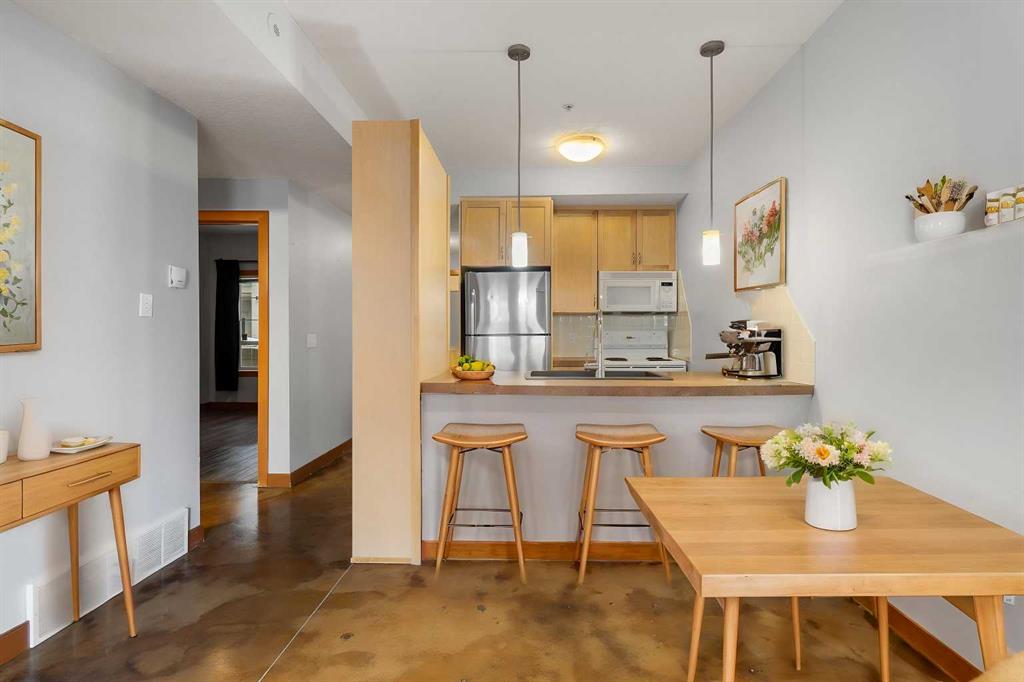 Picture for 110, 1235 13 Avenue SW