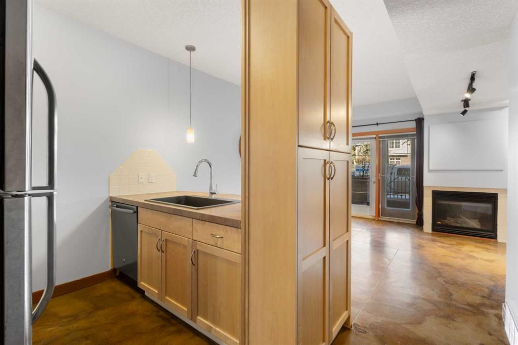 Picture for 110, 1235 13 Avenue SW