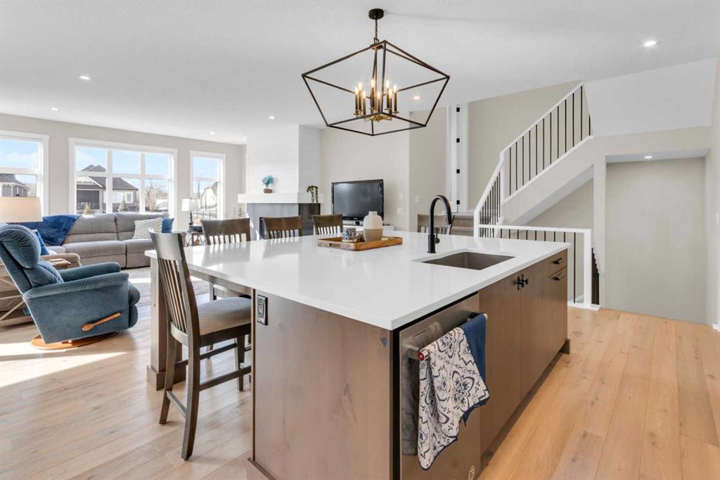 Picture for 61 Cranbrook Rise SE