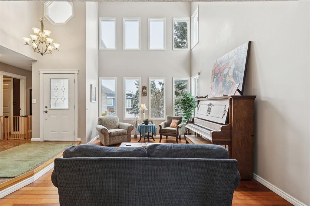 Picture for 4 Wood Valley Rise SW