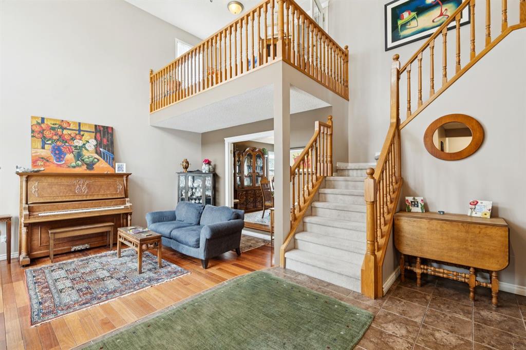 Picture for 4 Wood Valley Rise SW