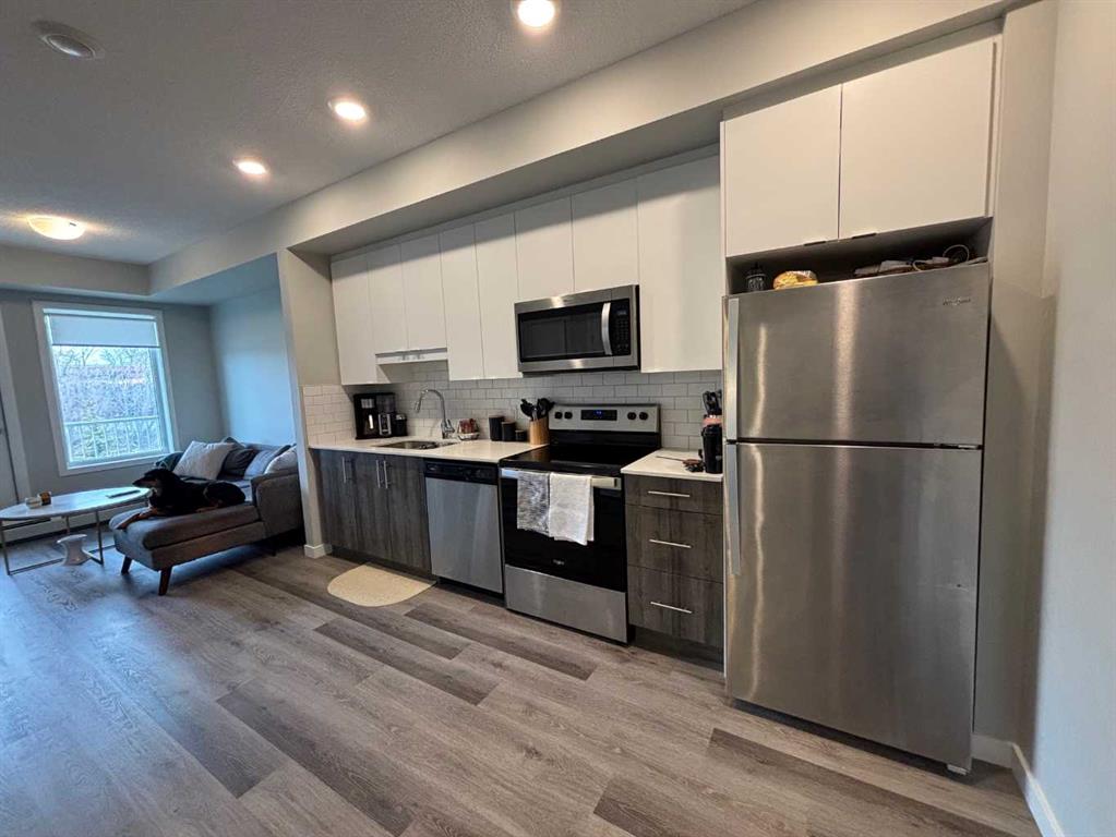 Picture for 129, 1605 17 Street SE