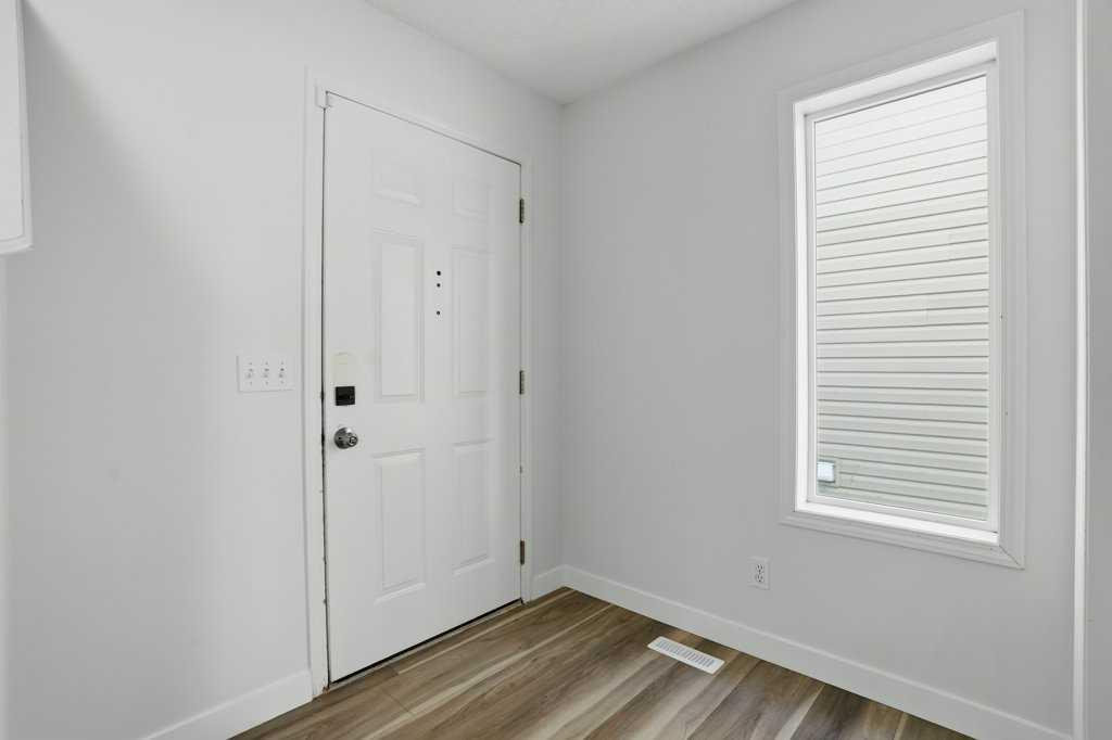 Picture for 53 Saddlecrest Place NE