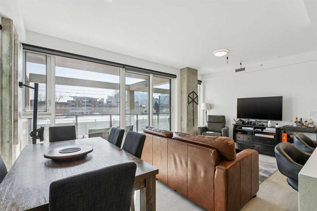 Picture for 211, 327 9A Street NW