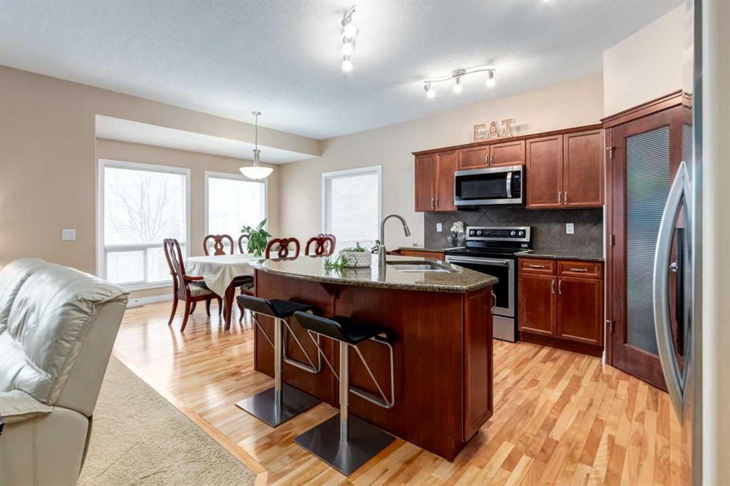 Picture for 9023 Royal Oak Way NW