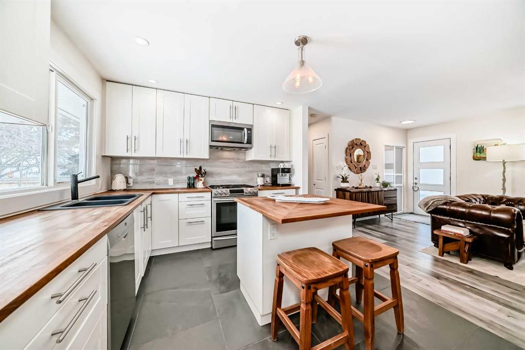 Picture for 3304 46 Street SW