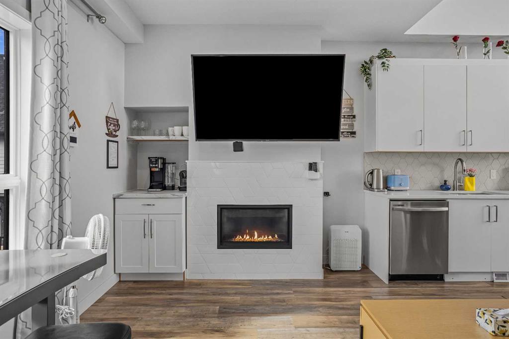 Picture for 205, 105 Kananaskis Way 