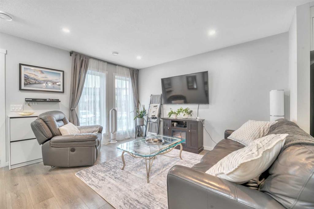 Picture for 308, 19500 37 Street SE