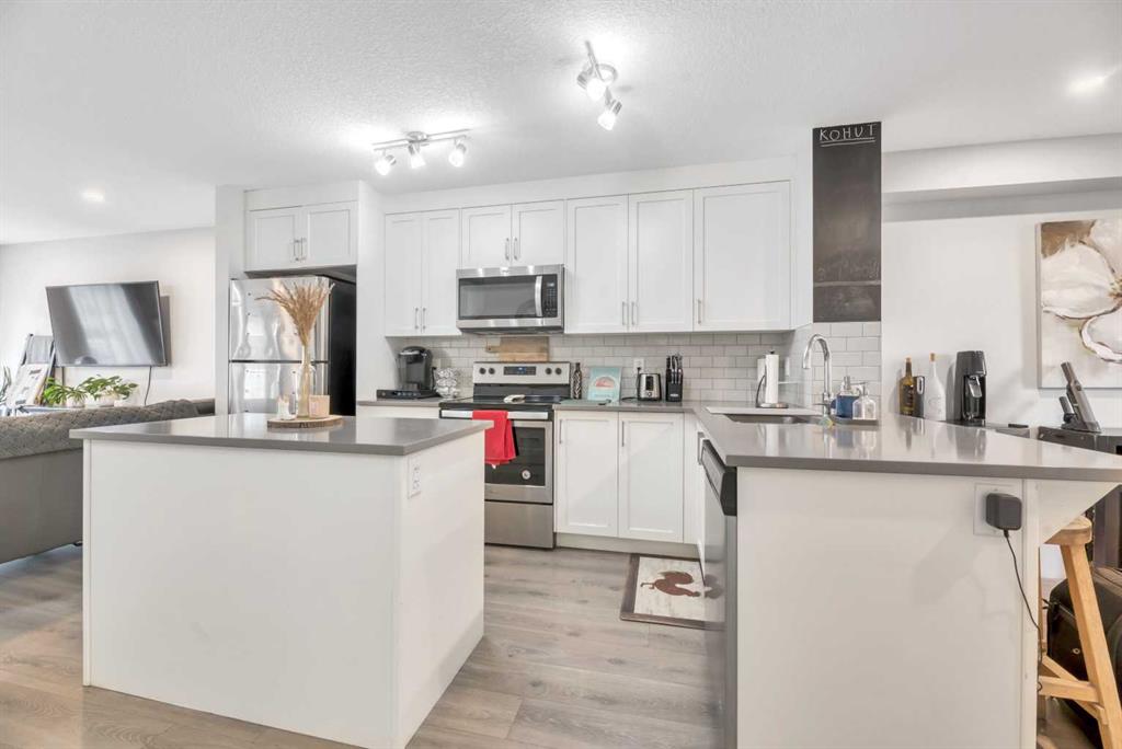 Picture for 308, 19500 37 Street SE