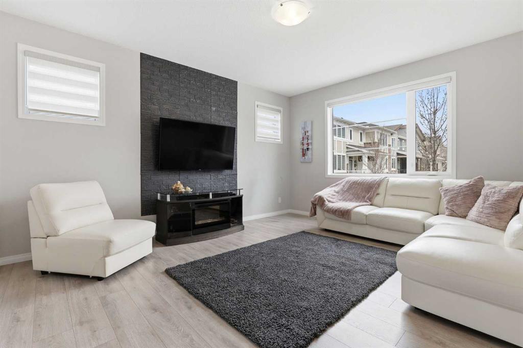 Picture for 312 Carrington Way NW