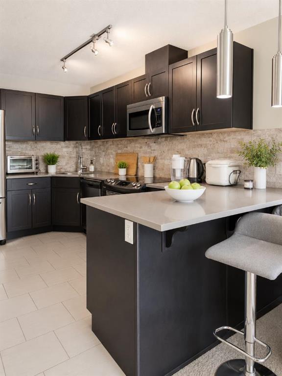 Picture for 806, 1320 1 Street SE