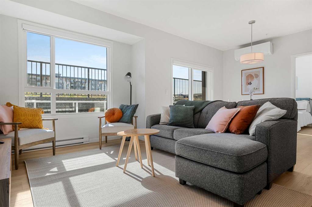 Picture for 4113, 550 Belmont Street 