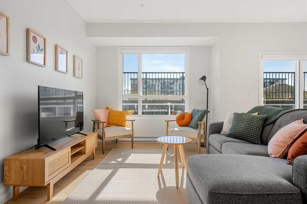 Picture for 4113, 550 Belmont Street 