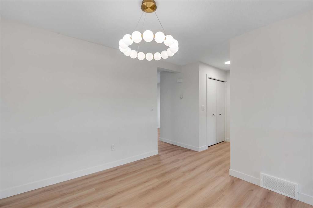 Picture for 64, 23 Glamis Drive SW https://www.cirrealty.ca/reb/creb/26/A2266426_14.jpg