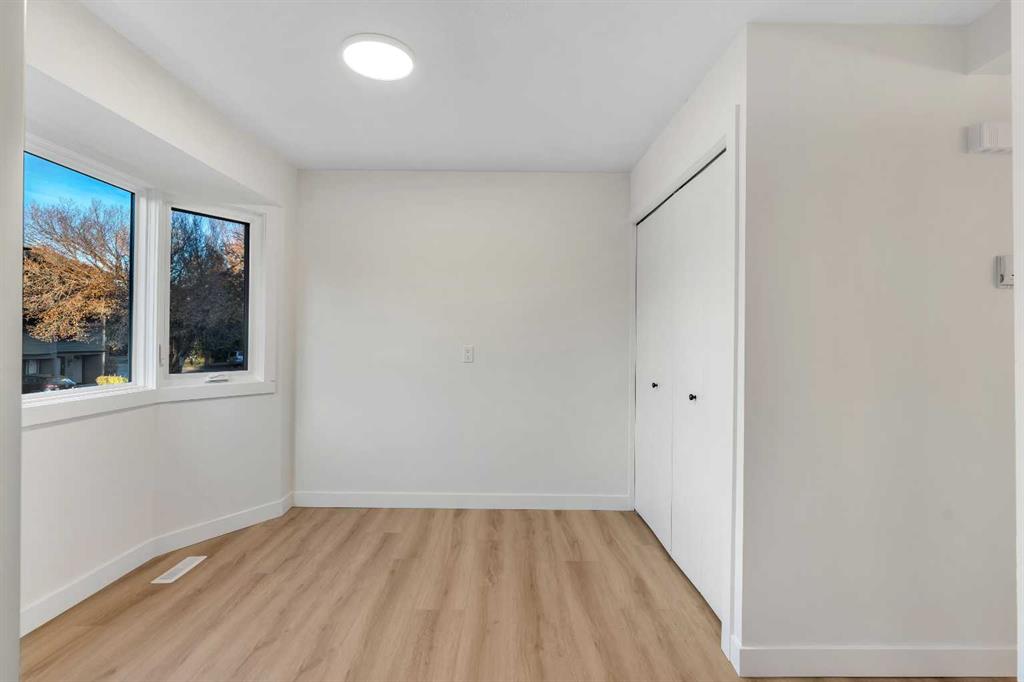 Picture for 64, 23 Glamis Drive SW https://www.cirrealty.ca/reb/creb/26/A2266426_18.jpg