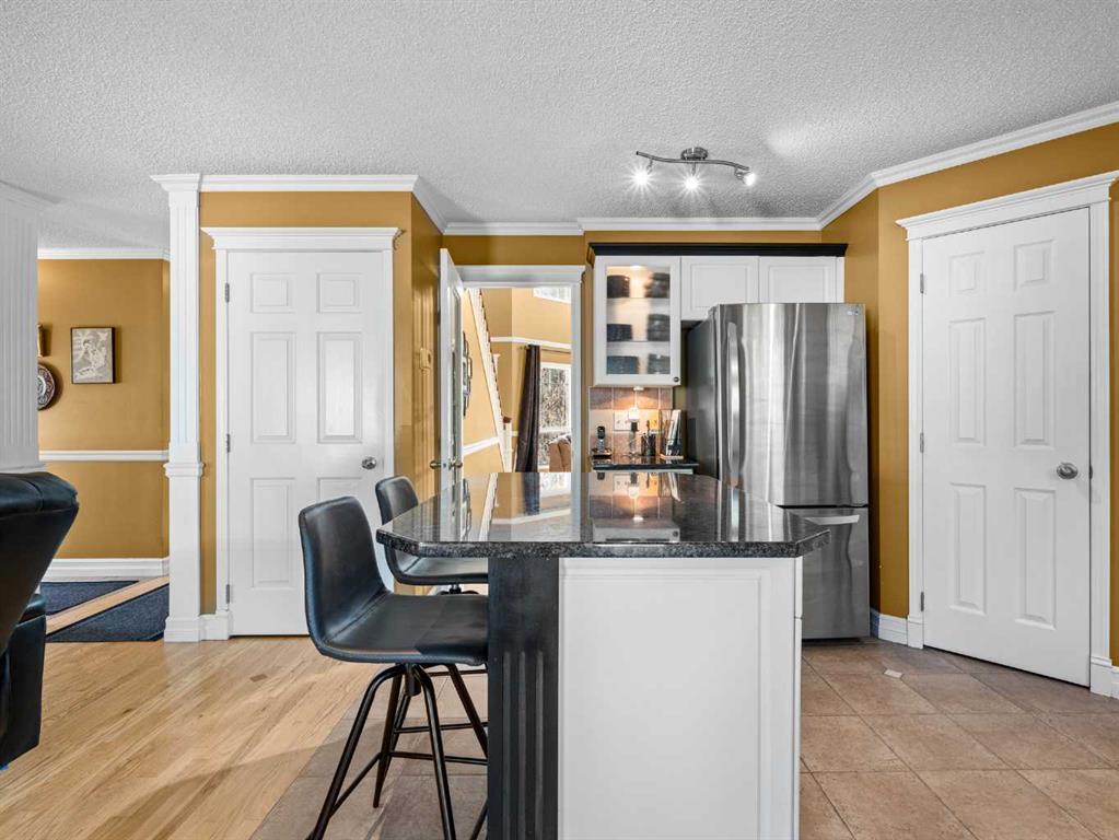Picture for 9995 Scurfield Drive NW https://www.cirrealty.ca/reb/creb/26/A2266526_11.jpg