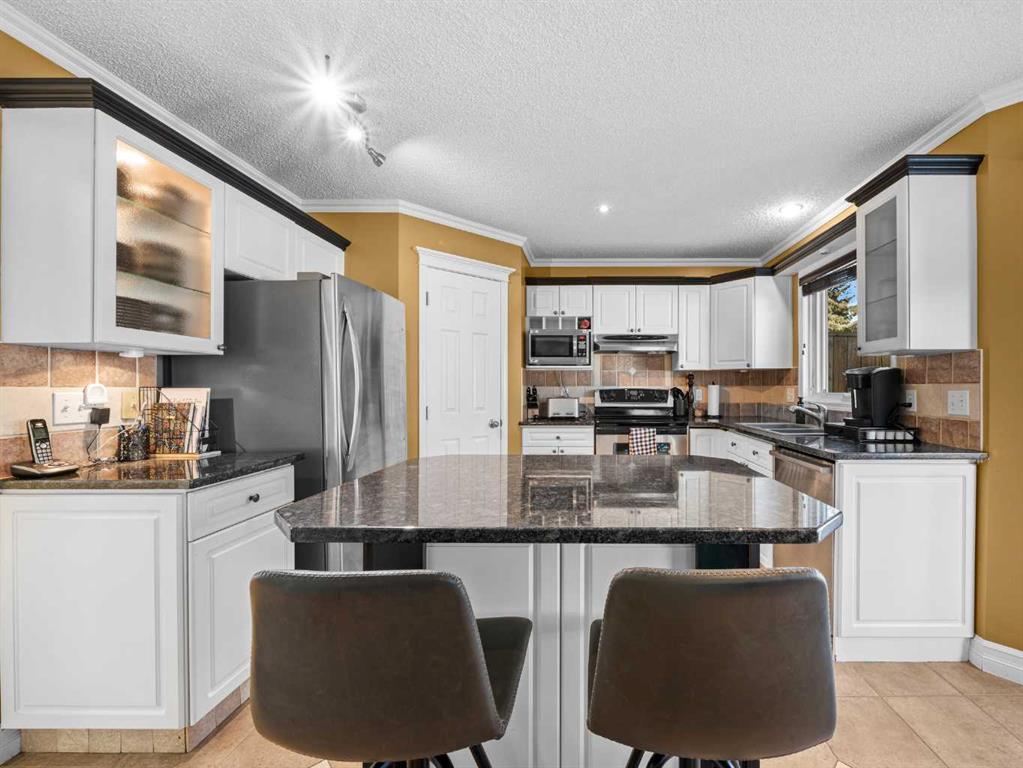 Picture for 9995 Scurfield Drive NW https://www.cirrealty.ca/reb/creb/26/A2266526_7.jpg