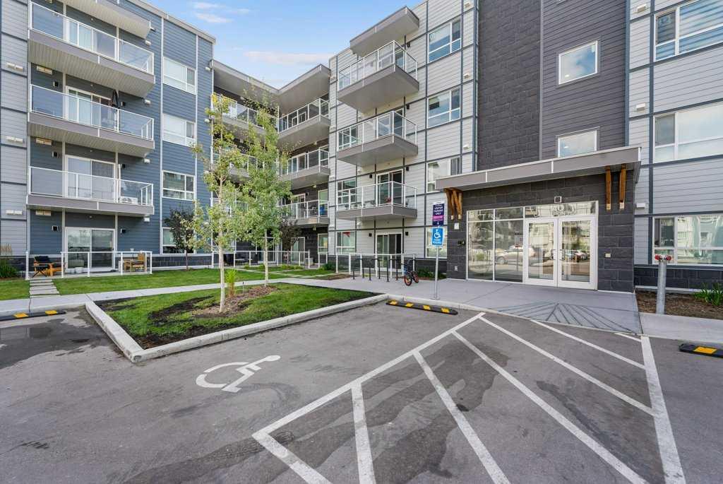 Picture for 307, 40 Carrington Plaza NW