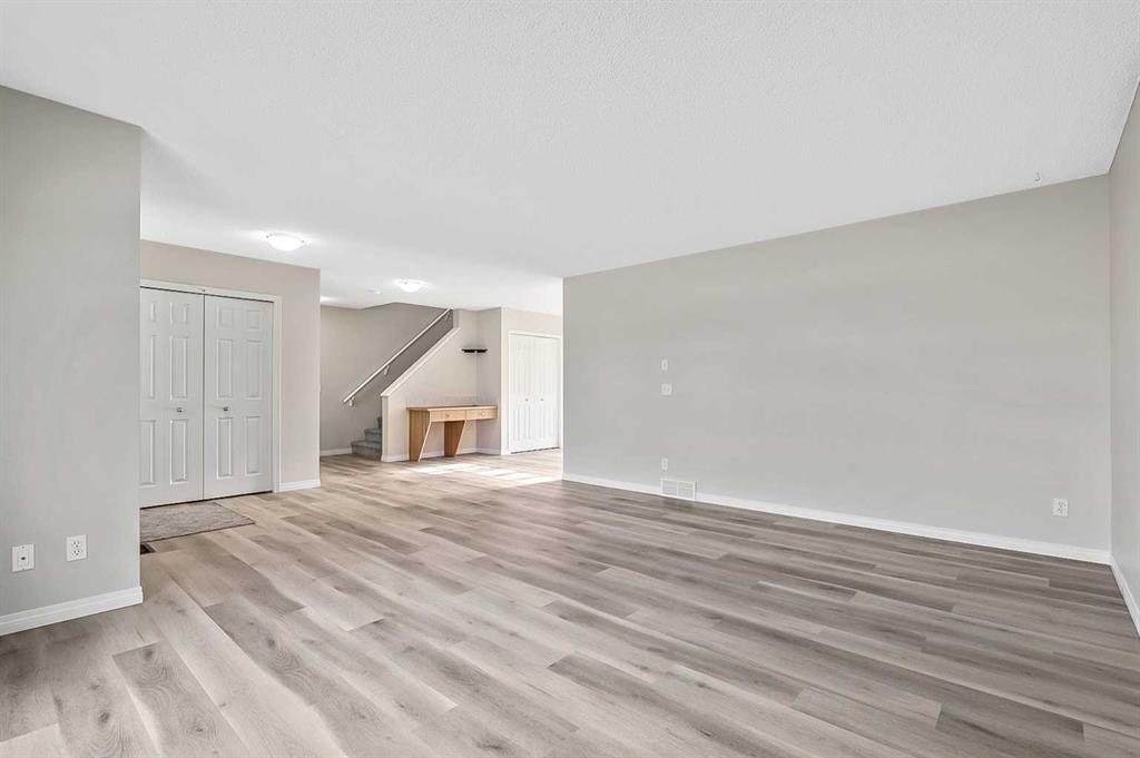 Picture for 216 West Creek Close 