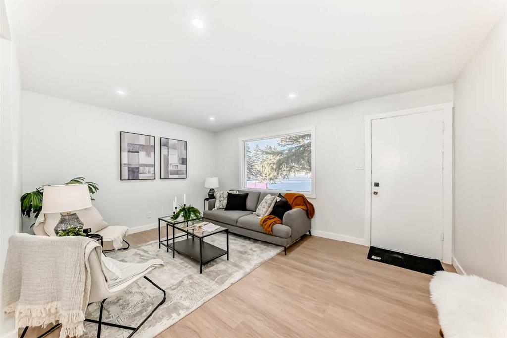 Picture for 902 35 Street SE