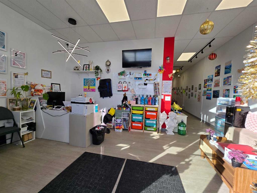 Picture for 2130, 2 Royal Vista Link NW