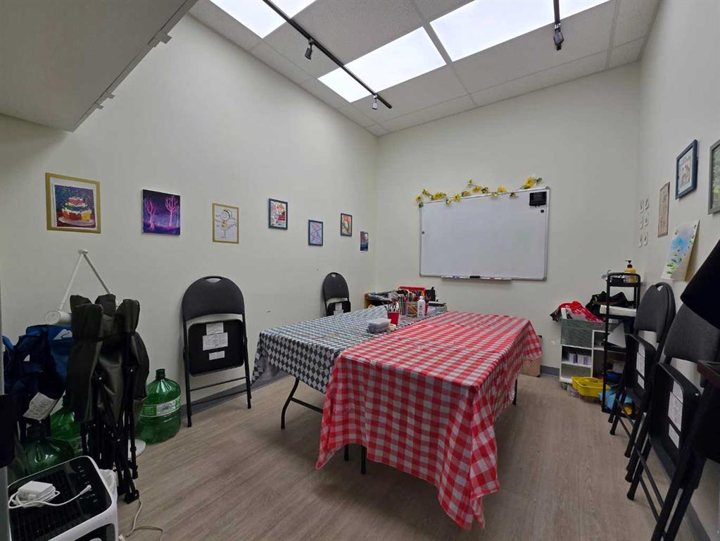 Picture for 2130, 2 Royal Vista Link NW