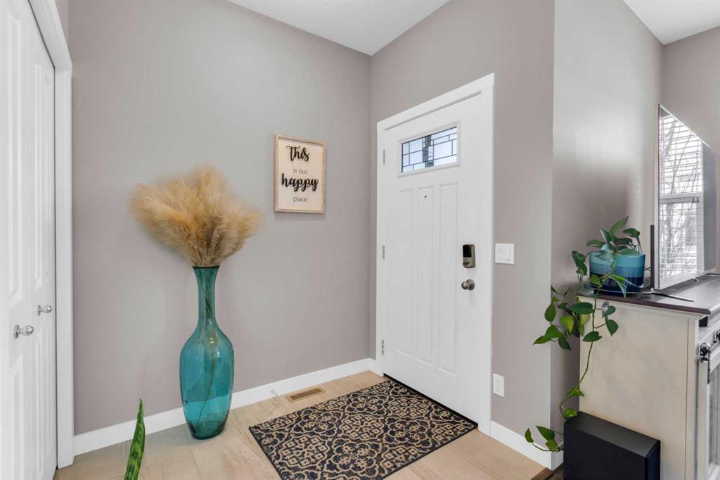 Picture for 594 Hillcrest Road SW