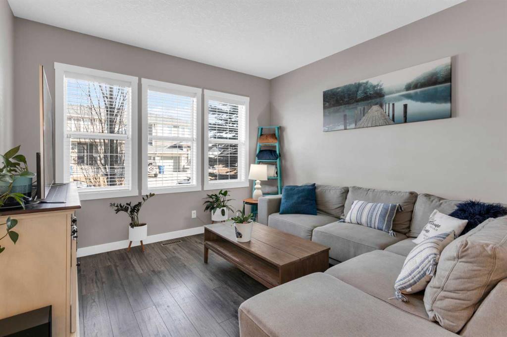 Picture for 594 Hillcrest Road SW