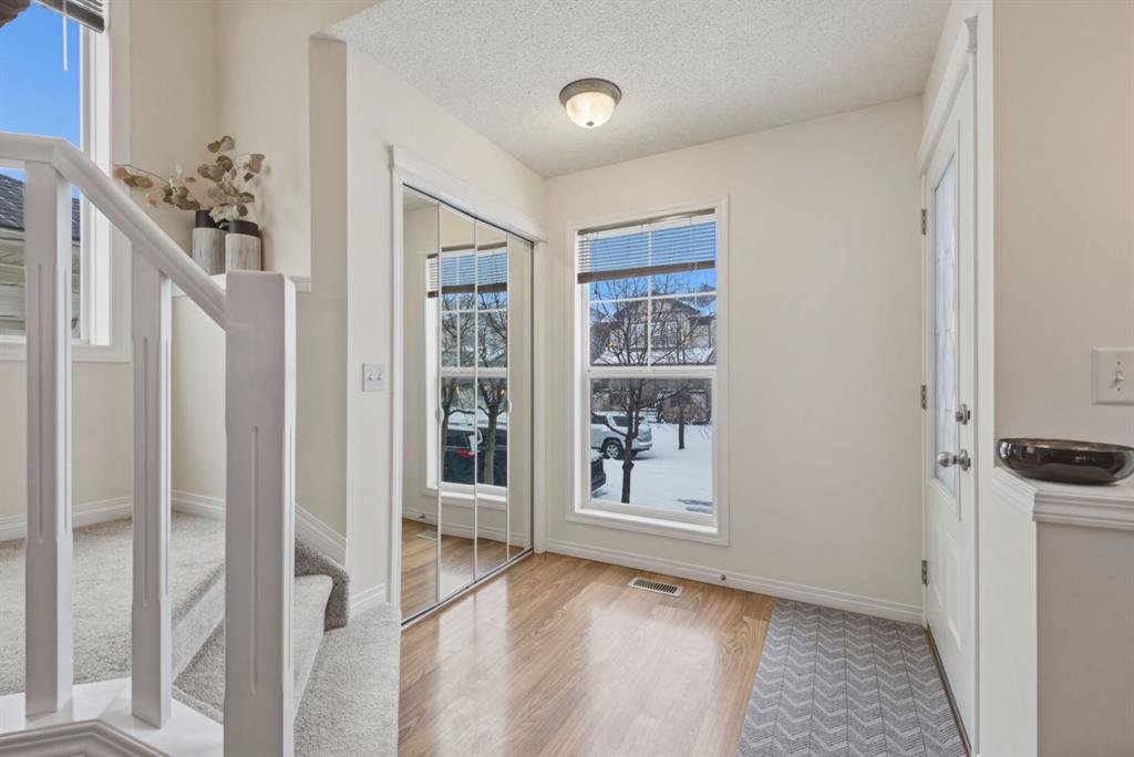 Picture for 59 Prestwick Bay SE