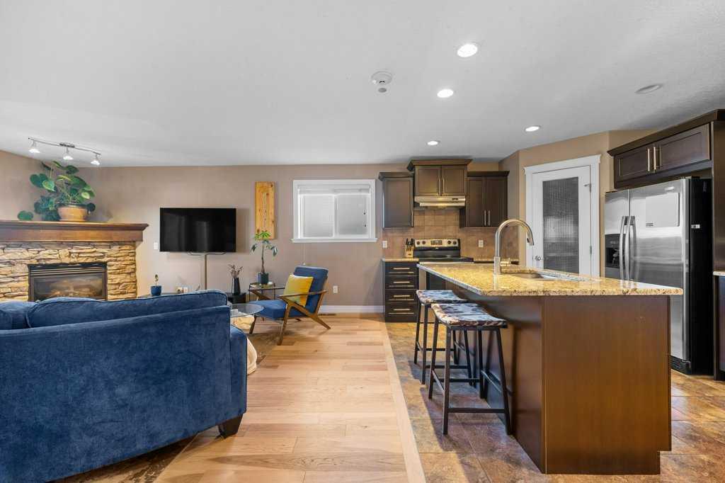 Picture for 201, 1920 26 Street SW