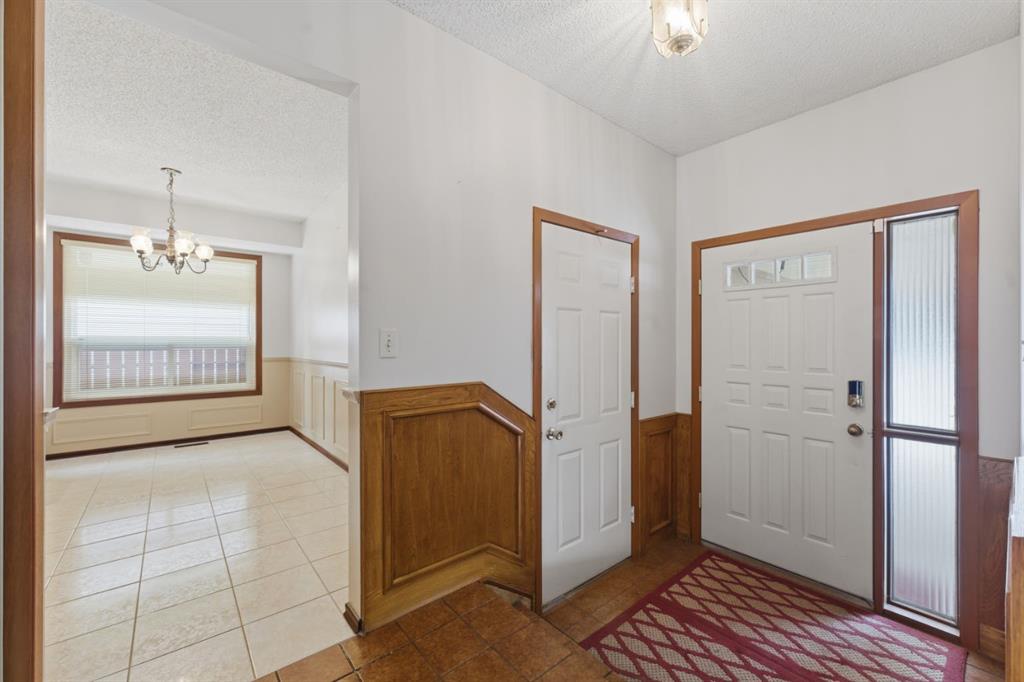 Picture for 28 Woodstock Way SW