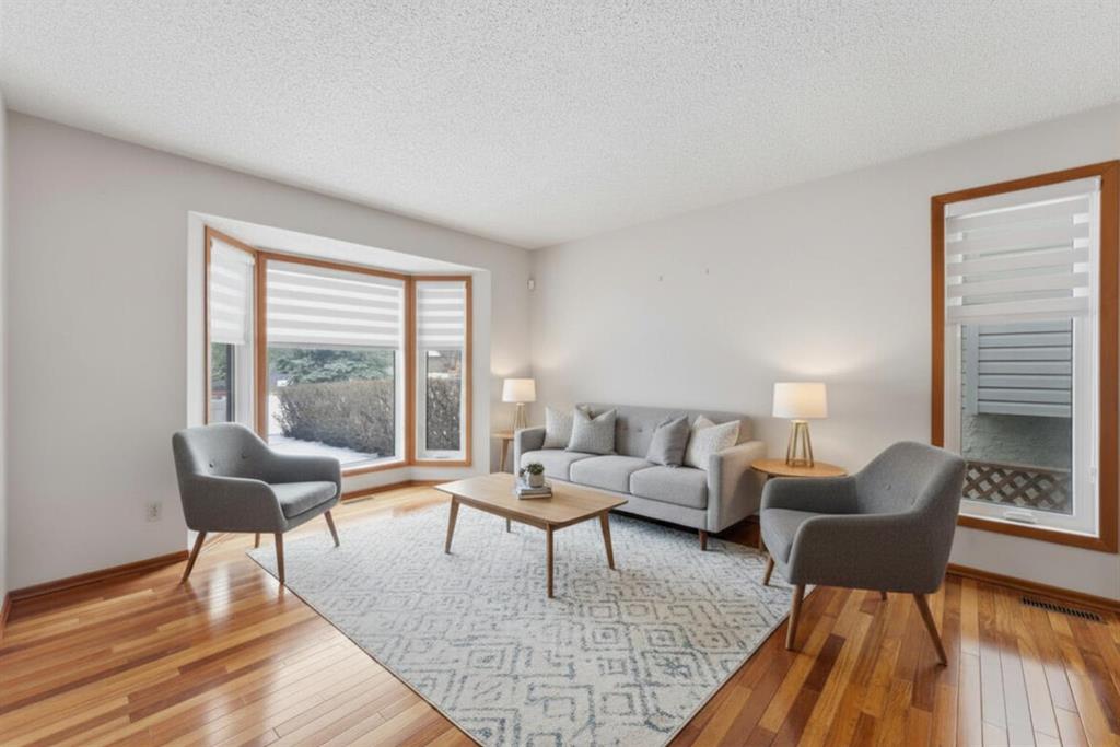 Picture for 28 Woodstock Way SW