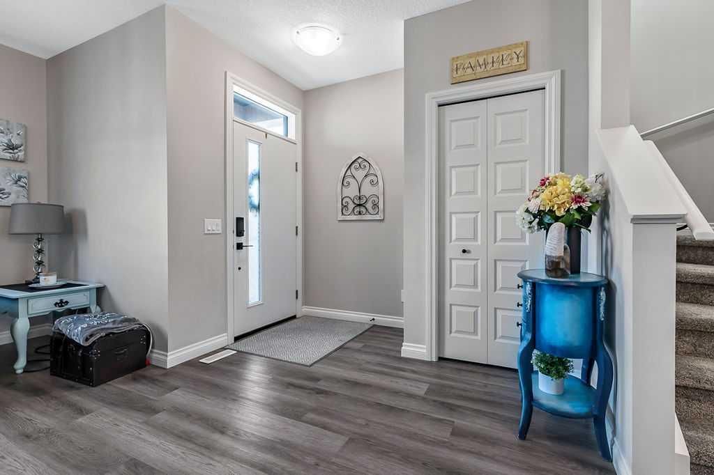 Picture for 91 Wolf Hollow Park SE