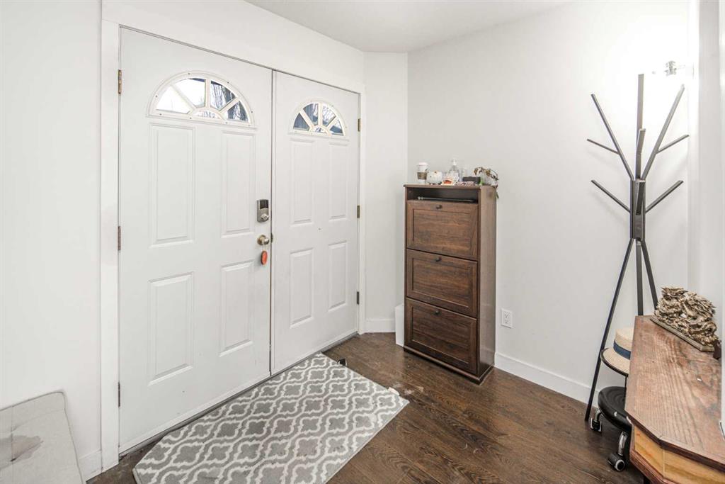 Picture for 125 Coventry Crescent NE