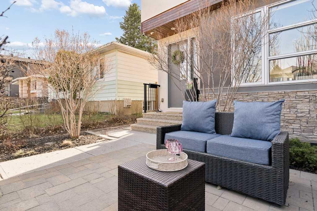 Picture for 2825 35 Street SW