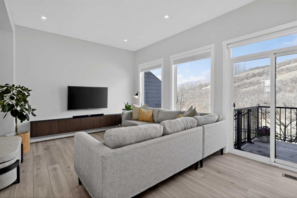 Picture for 228 Cranbrook Square SE