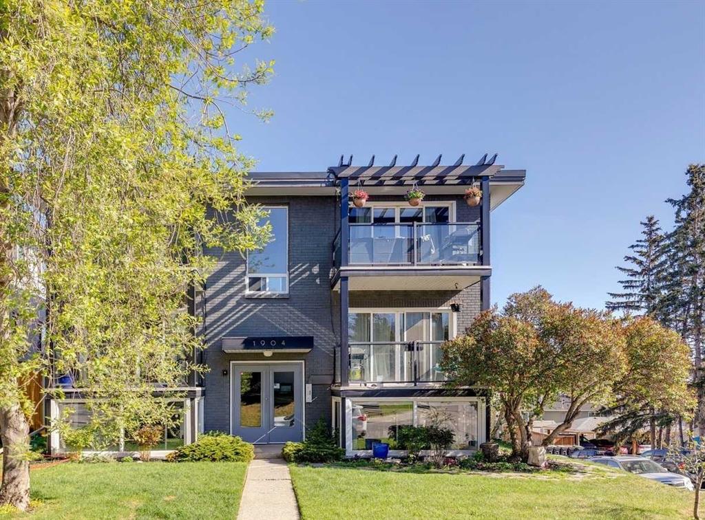 Picture for 302, 1904 28 Avenue SW